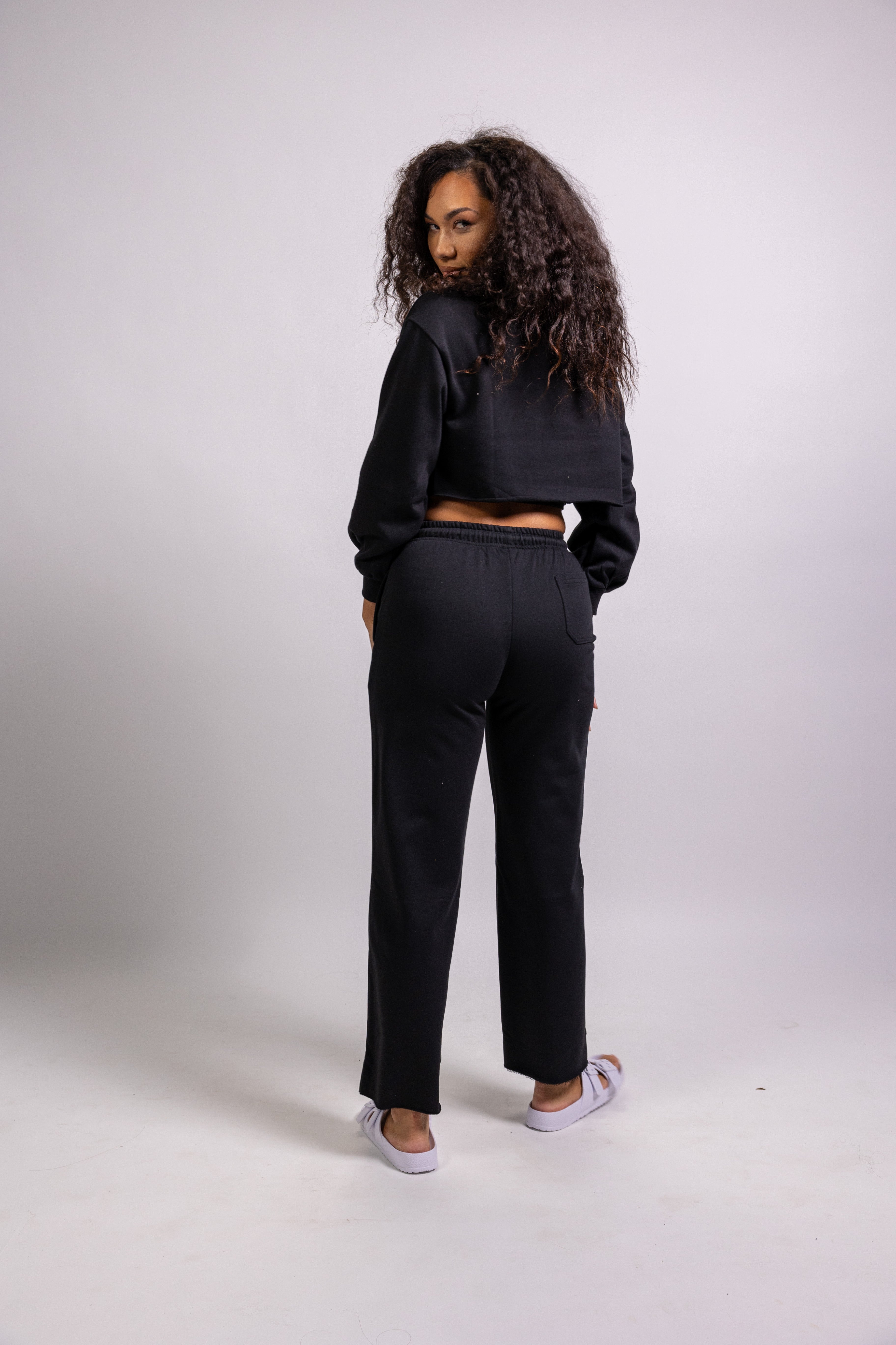 NAIROBI WIDE LEG SWEATS